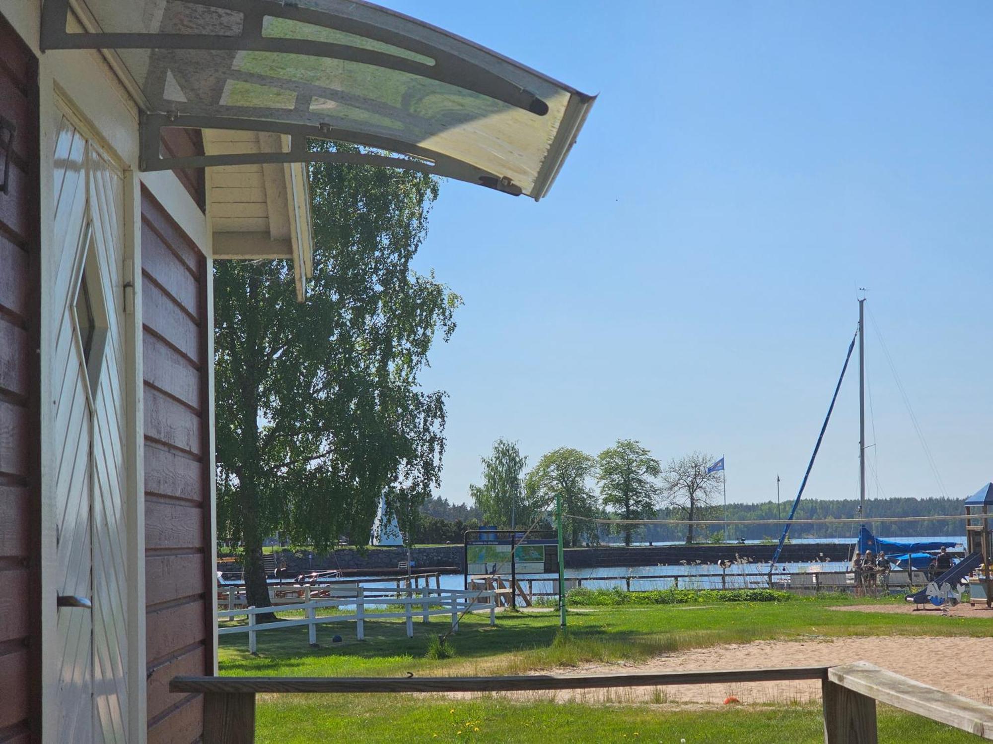 Kanalkrogen Stugor Sjötorp Exterior foto